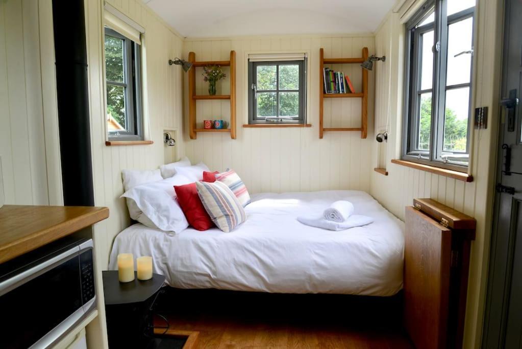 The Shepherd'S Hut @ Chichester Cottage المظهر الخارجي الصورة