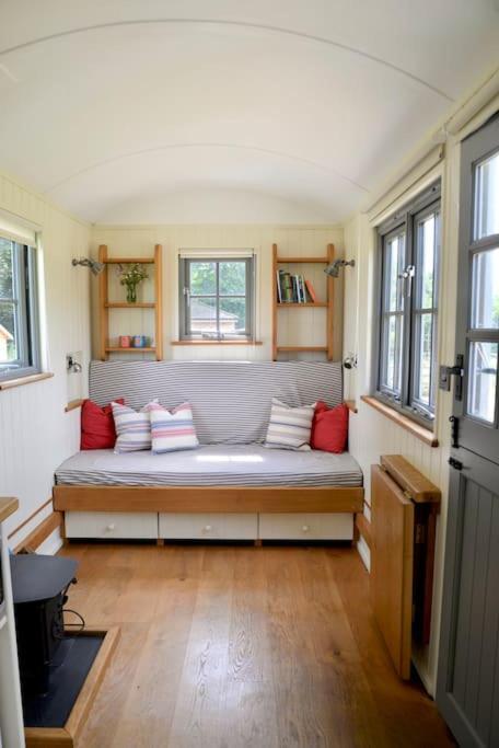 The Shepherd'S Hut @ Chichester Cottage المظهر الخارجي الصورة